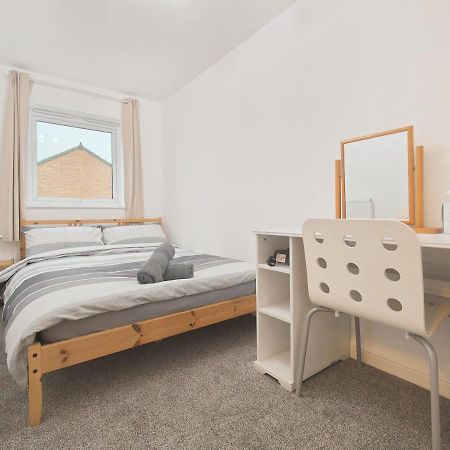 The Metcombe - Holiday Home With Free Parking 10 Minutes Walk To Etihad Stadium & Coop Live Arena Mánchester Exterior foto