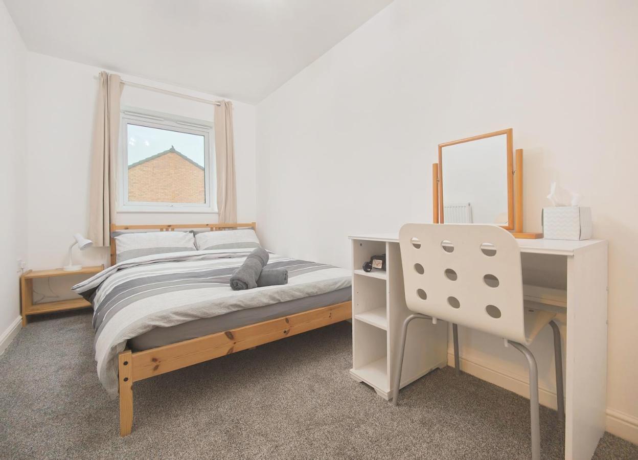 The Metcombe - Holiday Home With Free Parking 10 Minutes Walk To Etihad Stadium & Coop Live Arena Mánchester Exterior foto